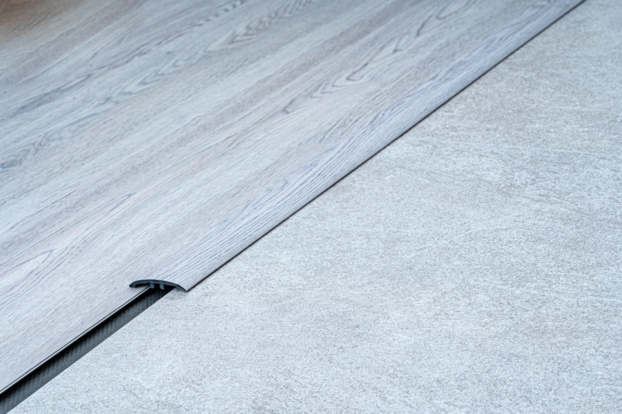 Podlahový prech. profil MULTI SPC RIGID d.2,4m - š.50mm Toronto EF systém